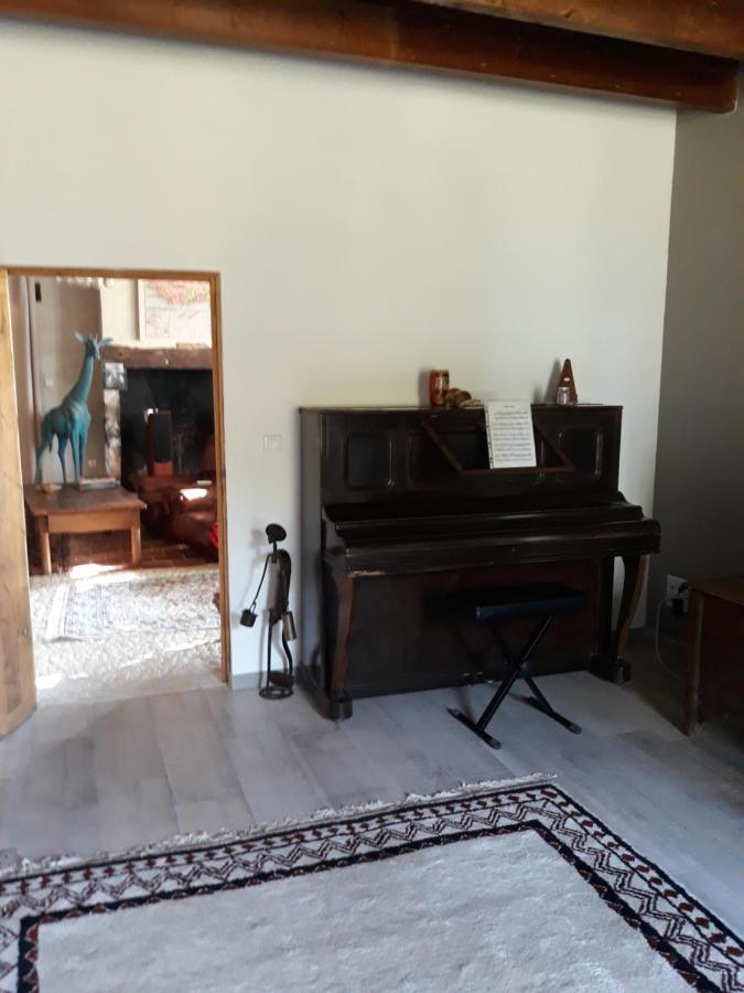 La Girafe Bleue Bed & Breakfast Lunas  Екстериор снимка